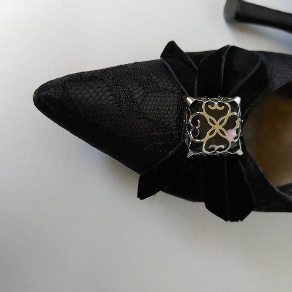 Bravo Brown Lacey Black Pointed Toe Shoes - Picture 6 of 7